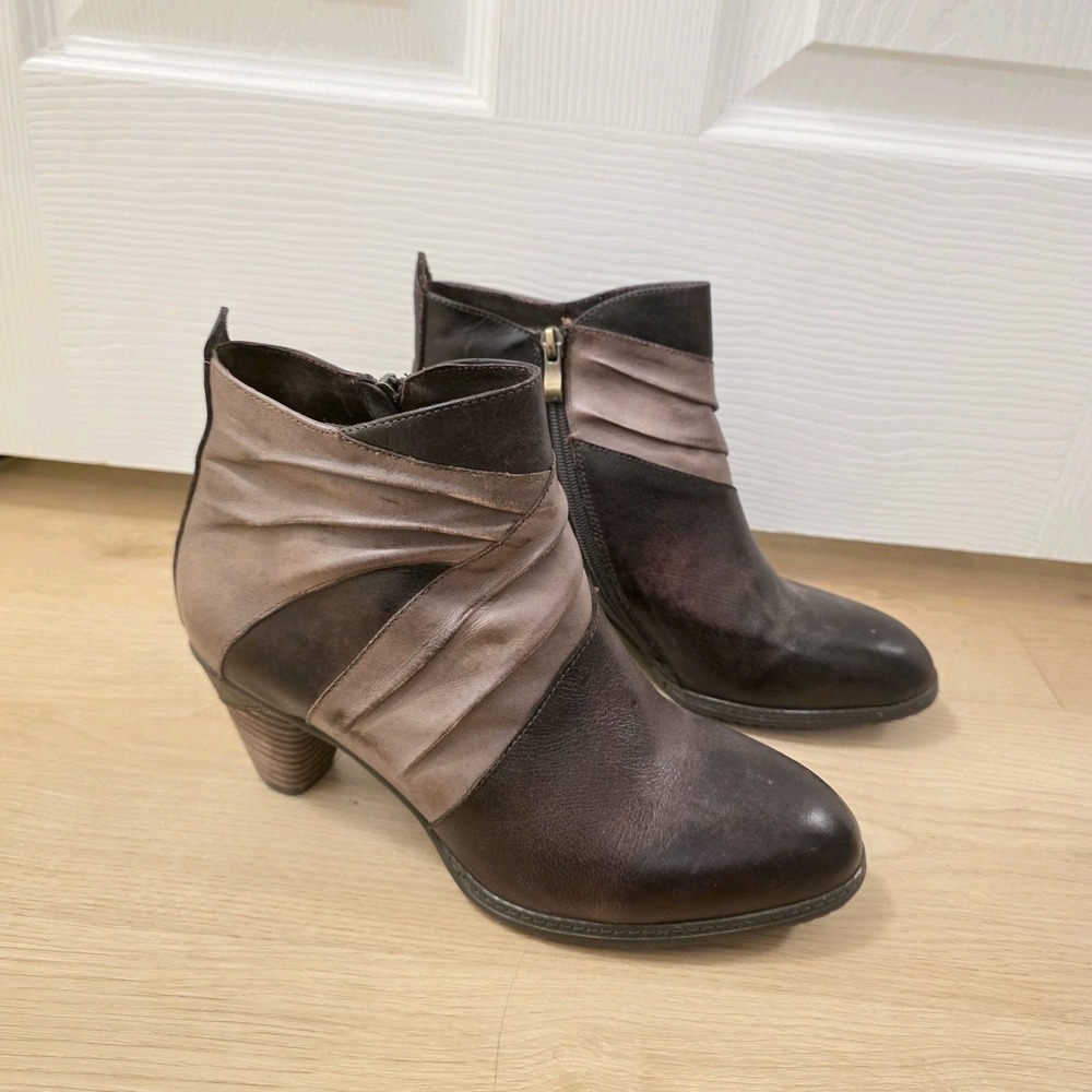 L'artiste Brown Leather Two Tone Ribbon Ruched Sleek Ankle Boots Size 11.5
